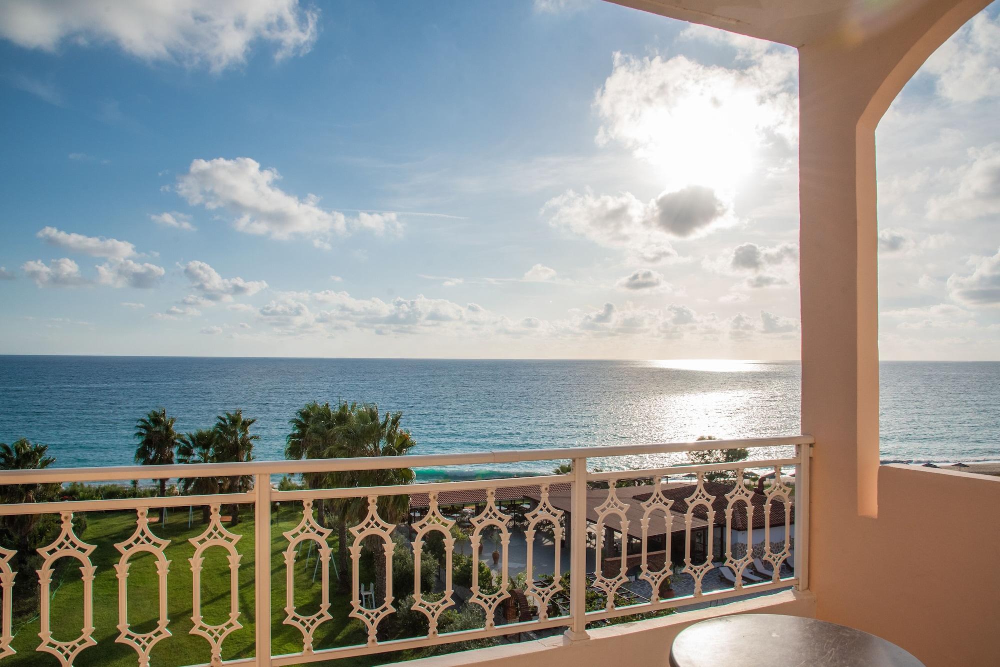 Poseidon Beach Hotel Кастросикия Екстериор снимка