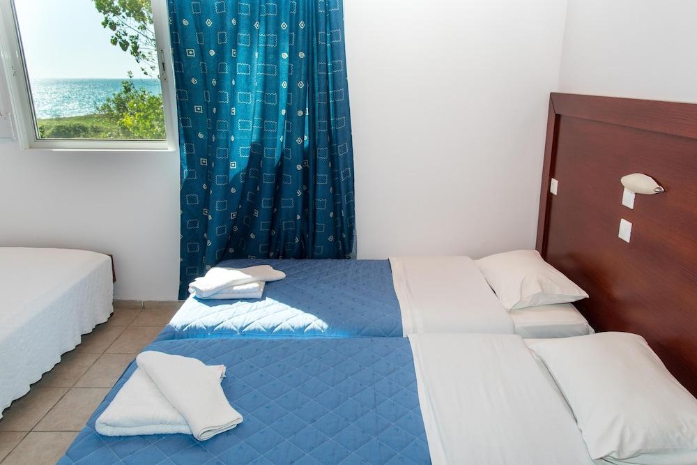 Poseidon Beach Hotel Кастросикия Екстериор снимка