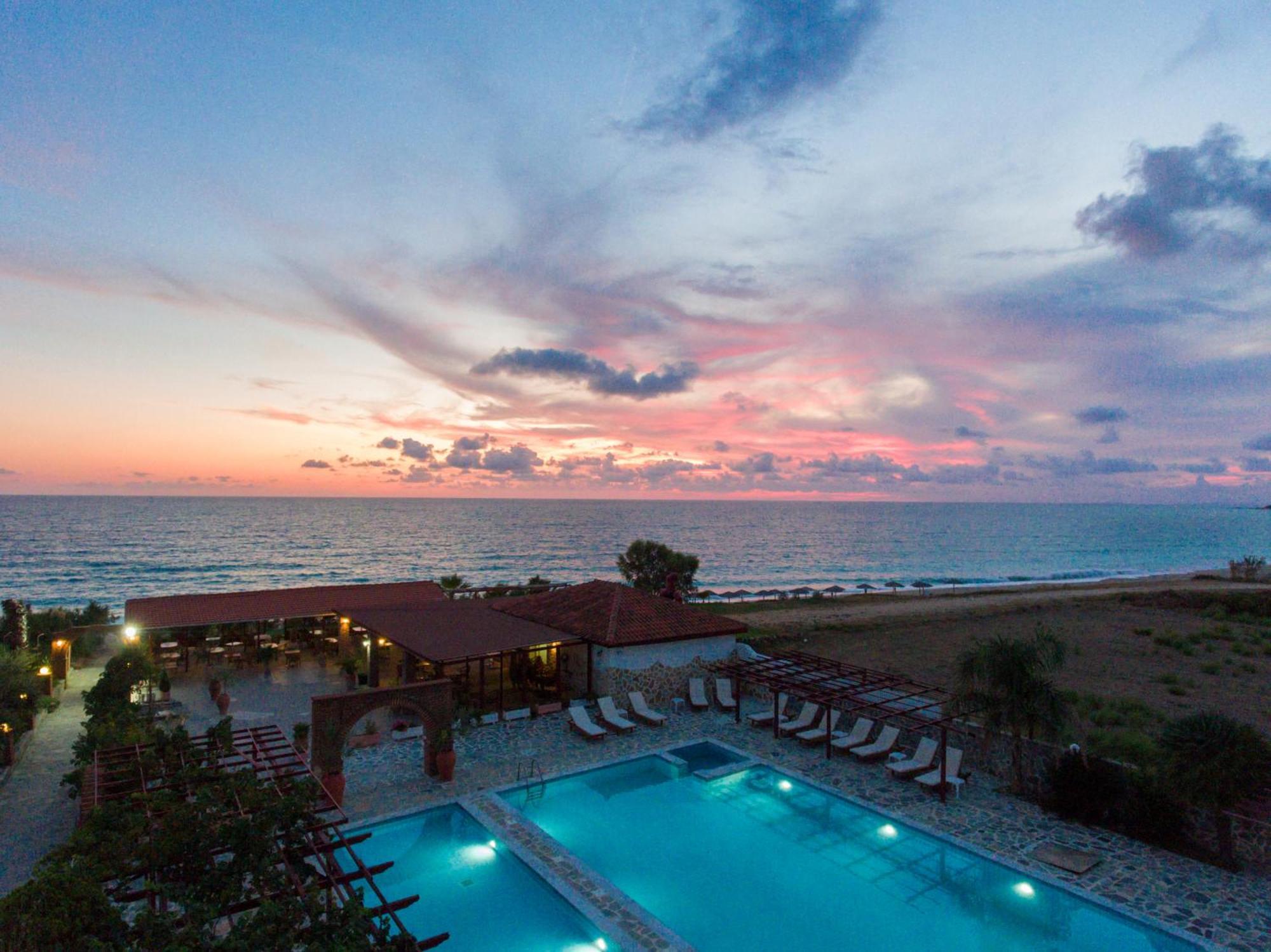 Poseidon Beach Hotel Кастросикия Екстериор снимка