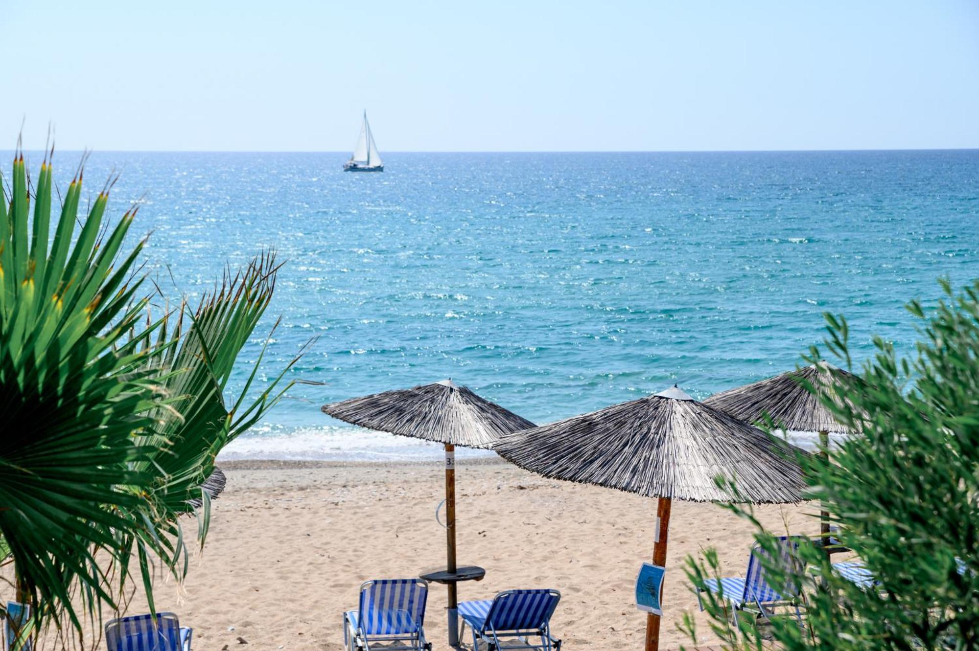 Poseidon Beach Hotel Кастросикия Екстериор снимка