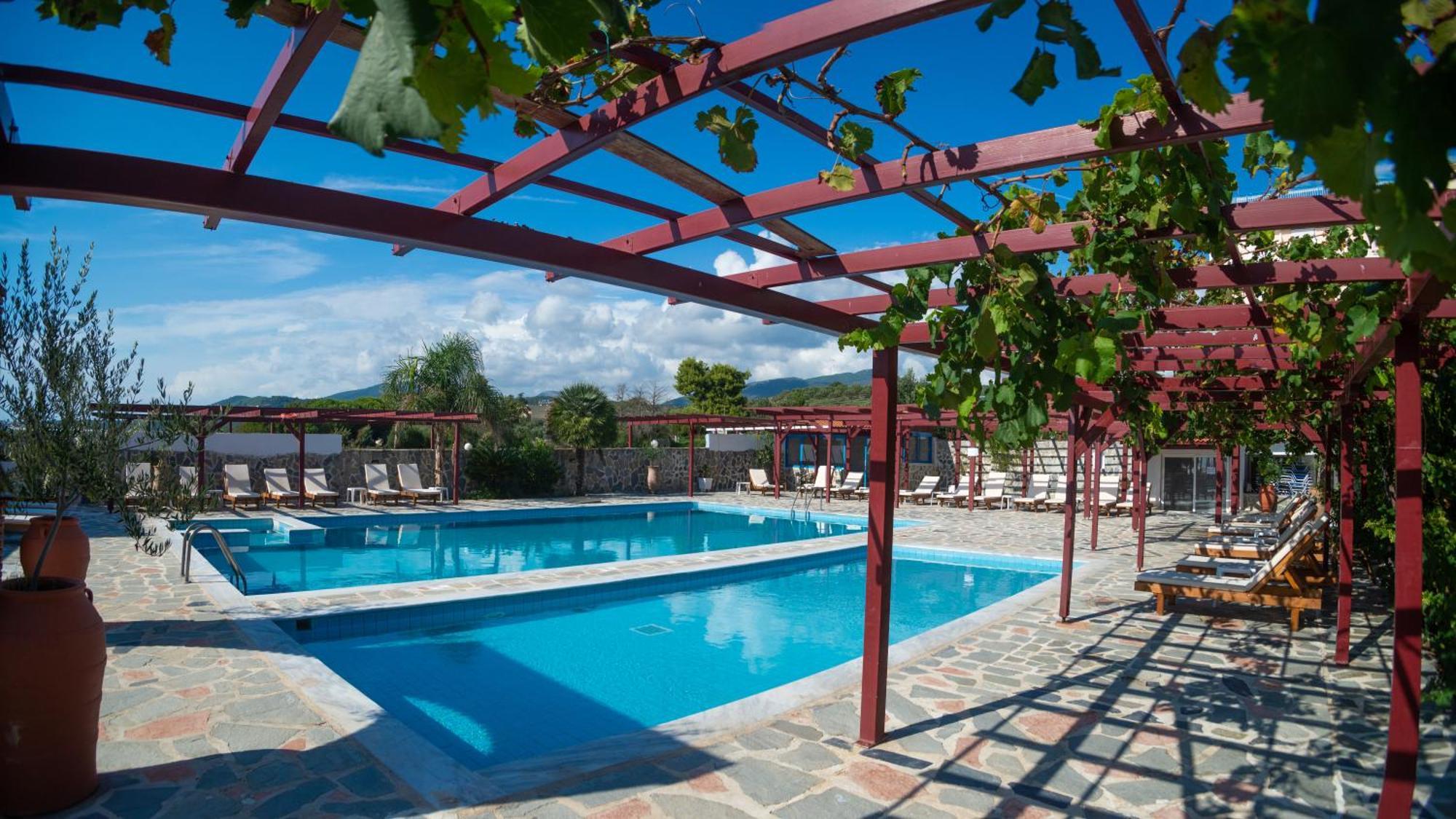 Poseidon Beach Hotel Кастросикия Екстериор снимка