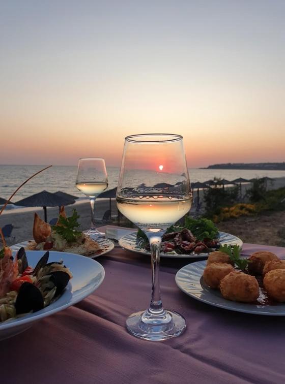 Poseidon Beach Hotel Кастросикия Екстериор снимка